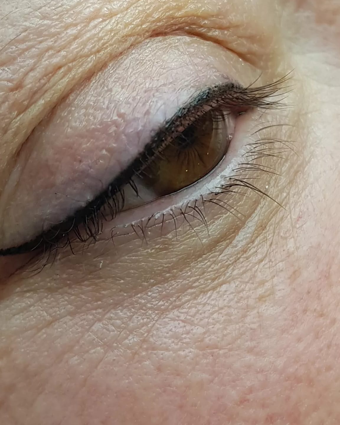 Kalıcı Eyeliner & Dipliner uygulamasından detay