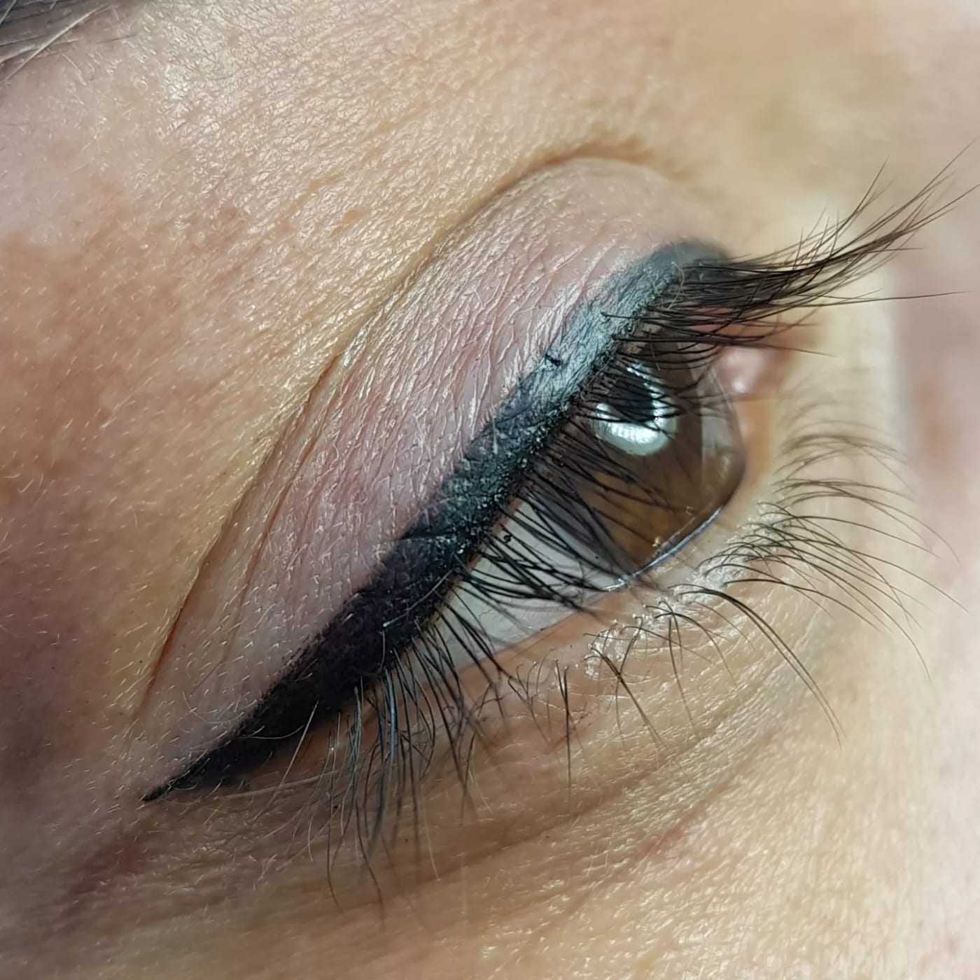 Kalıcı Eyeliner & Dipliner sonucu, İzmir Bornova stüdyodan