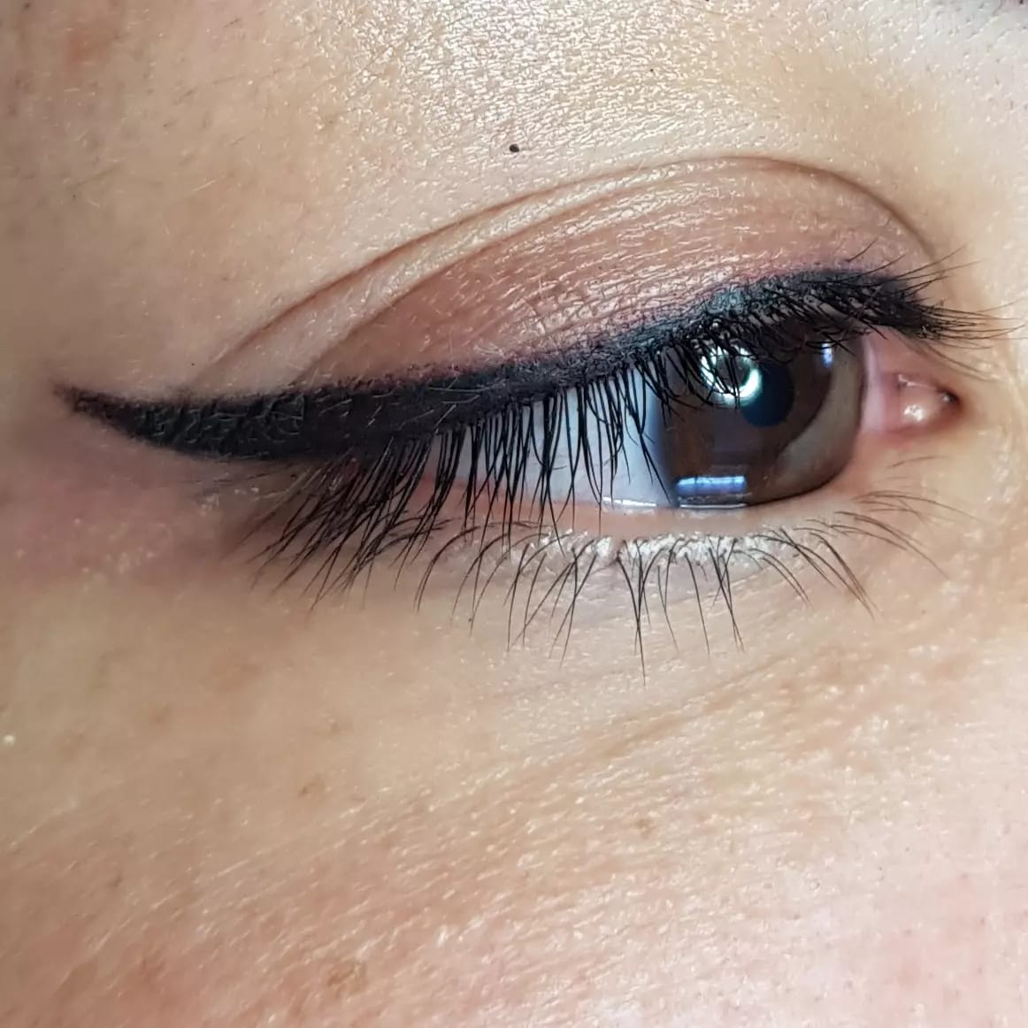 Kalıcı Eyeliner & Dipliner sonucu, İzmir Bornova stüdyodan