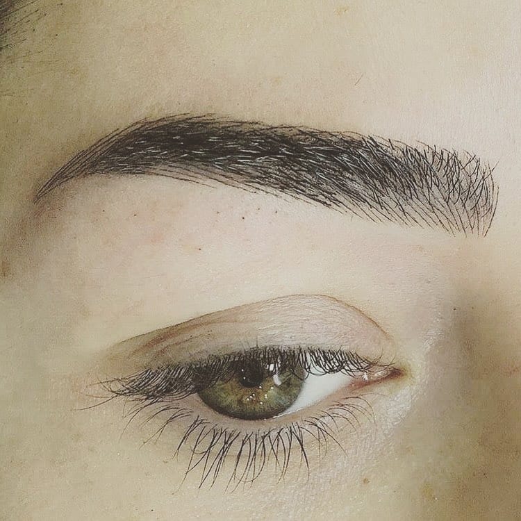 Microblading (Kıl Tekniği) sonucu, İzmir Bornova stüdyodan